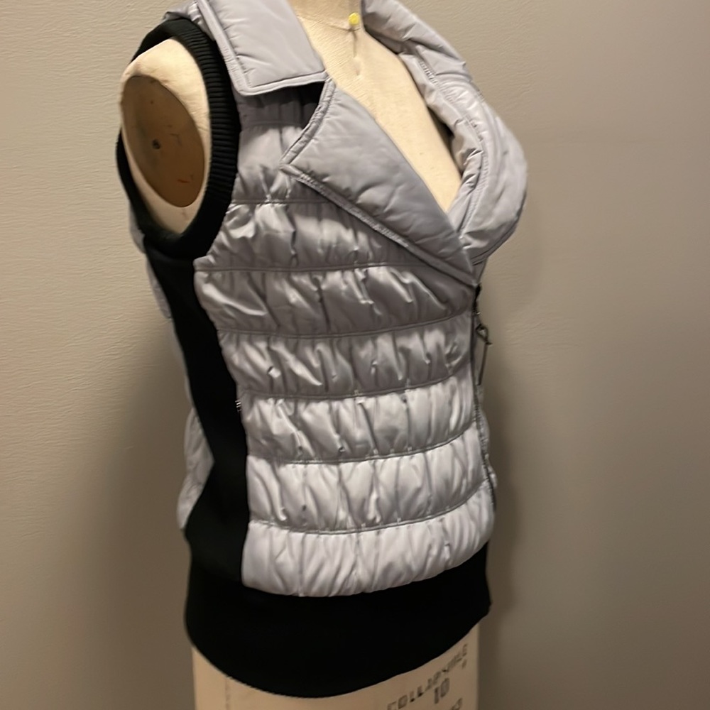 Calvin Klein performance puffer vest jacket in Ice - Picture 6 of 9